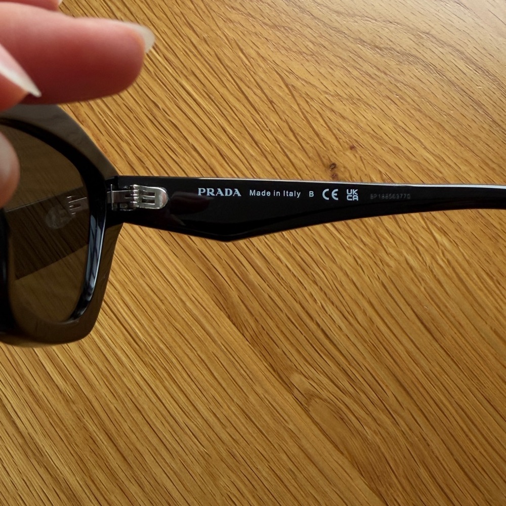 BRAND NEW PRADA SUNGLASSES - Picture 7 of 7